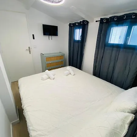 בית נופש Et Centre A Pied, La Maison De La Pinede Est Climatisee Avec Menage, Draps Et Serviettes Inclus *