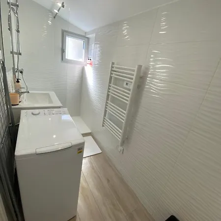 Plage Et Centre Ville A Pied, La Maison De La Pinede Est Climatisee Avec Menage, Draps Et Serviettes Inclus Holiday home