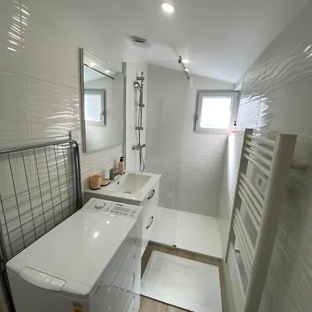 בית נופש Et Centre A Pied, La Maison De La Pinede Est Climatisee Avec Menage, Draps Et Serviettes Inclus *