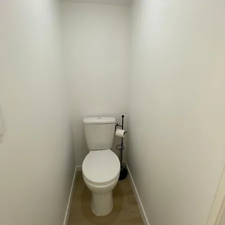 Et Centre A Pied, La Maison De La Pinede Est Climatisee Avec Menage, Draps Et Serviettes Inclus בית נופש