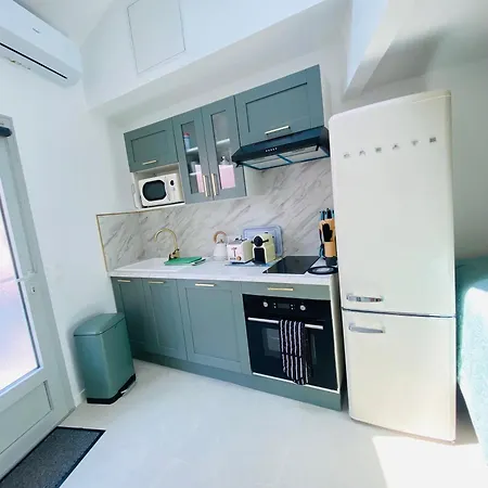 Holiday home Plage Et Centre Ville A Pied, La Maison De La Pinede Est Climatisee Avec Menage, Draps Et Serviettes Inclus