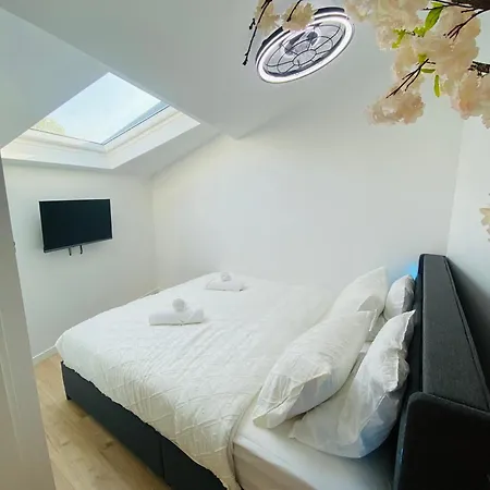 Et Centre A Pied, La Maison De La Pinede Est Climatisee Avec Menage, Draps Et Serviettes Inclus בית נופש
