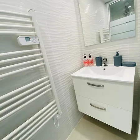 בית נופש Et Centre A Pied, La Maison De La Pinede Est Climatisee Avec Menage, Draps Et Serviettes Inclus ארסשון